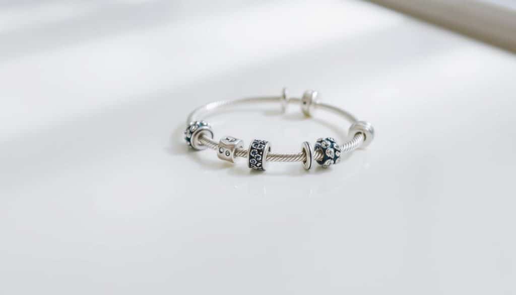 wie kann man sein pandora armband sauber machen
